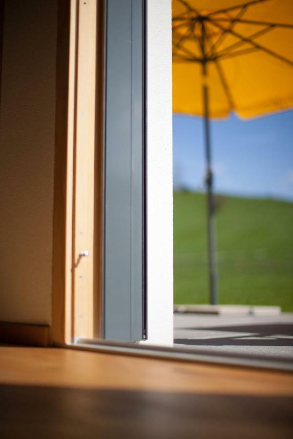 Chalet Alpenrose 134Qm Am Golfplatz 오버스타우펜 외부 사진